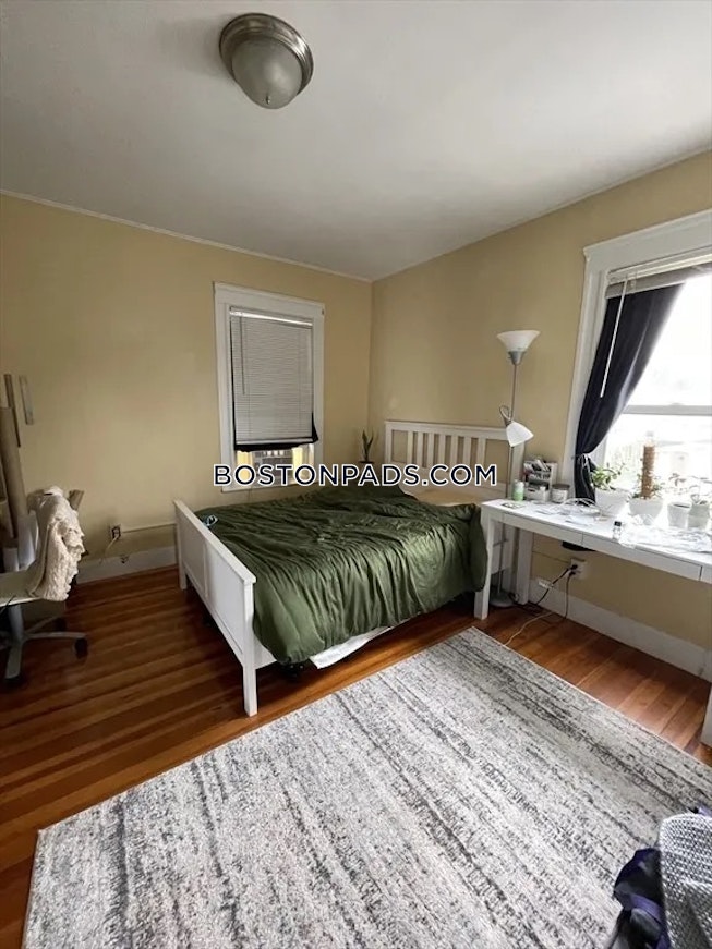 Medford - $5,600+ /mo