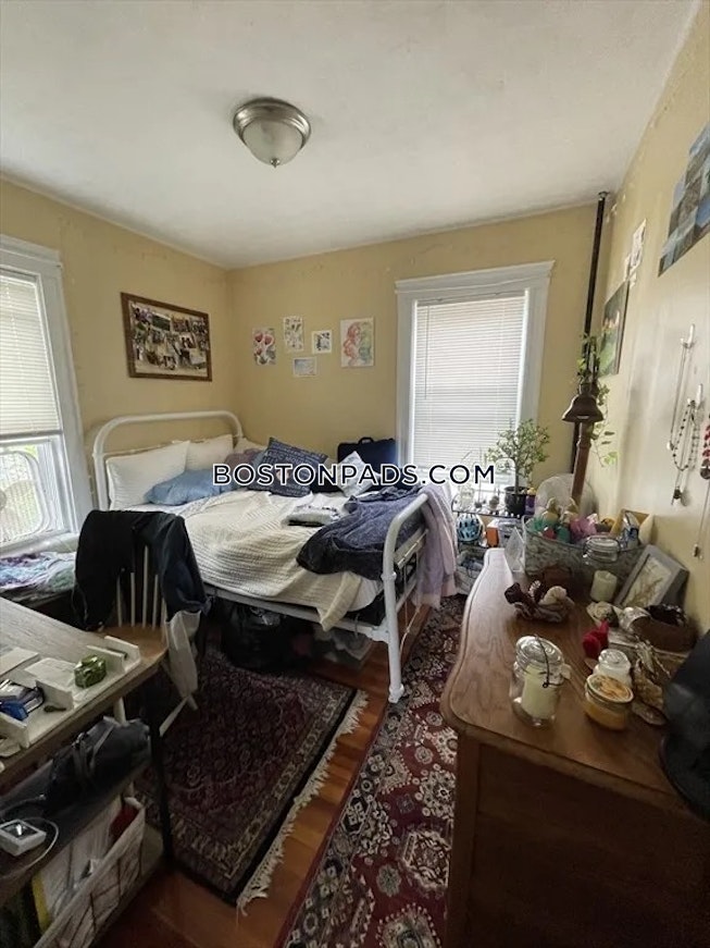 Medford - $5,600+ /mo