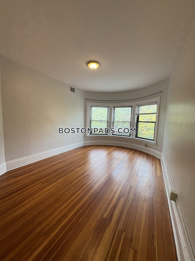 Brookline - $2,900+ /mo