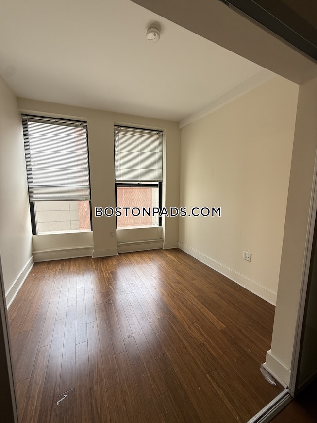 Boston - $3,800+ /mo