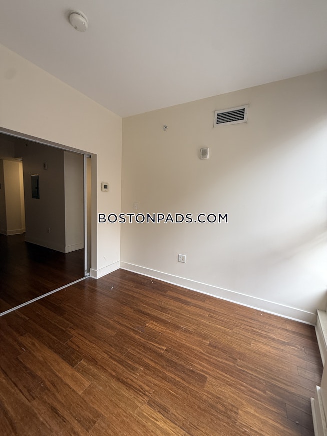 Boston - $3,800+ /mo