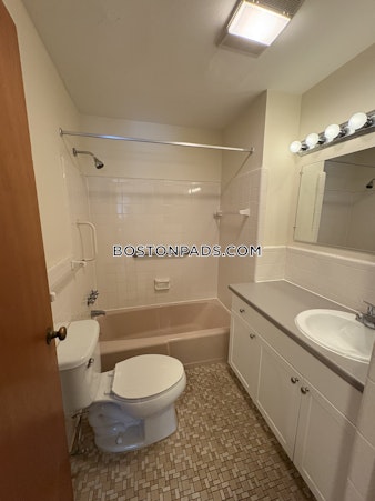 Captain Parker Arms Lexington