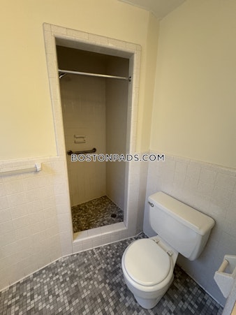 Captain Parker Arms Lexington