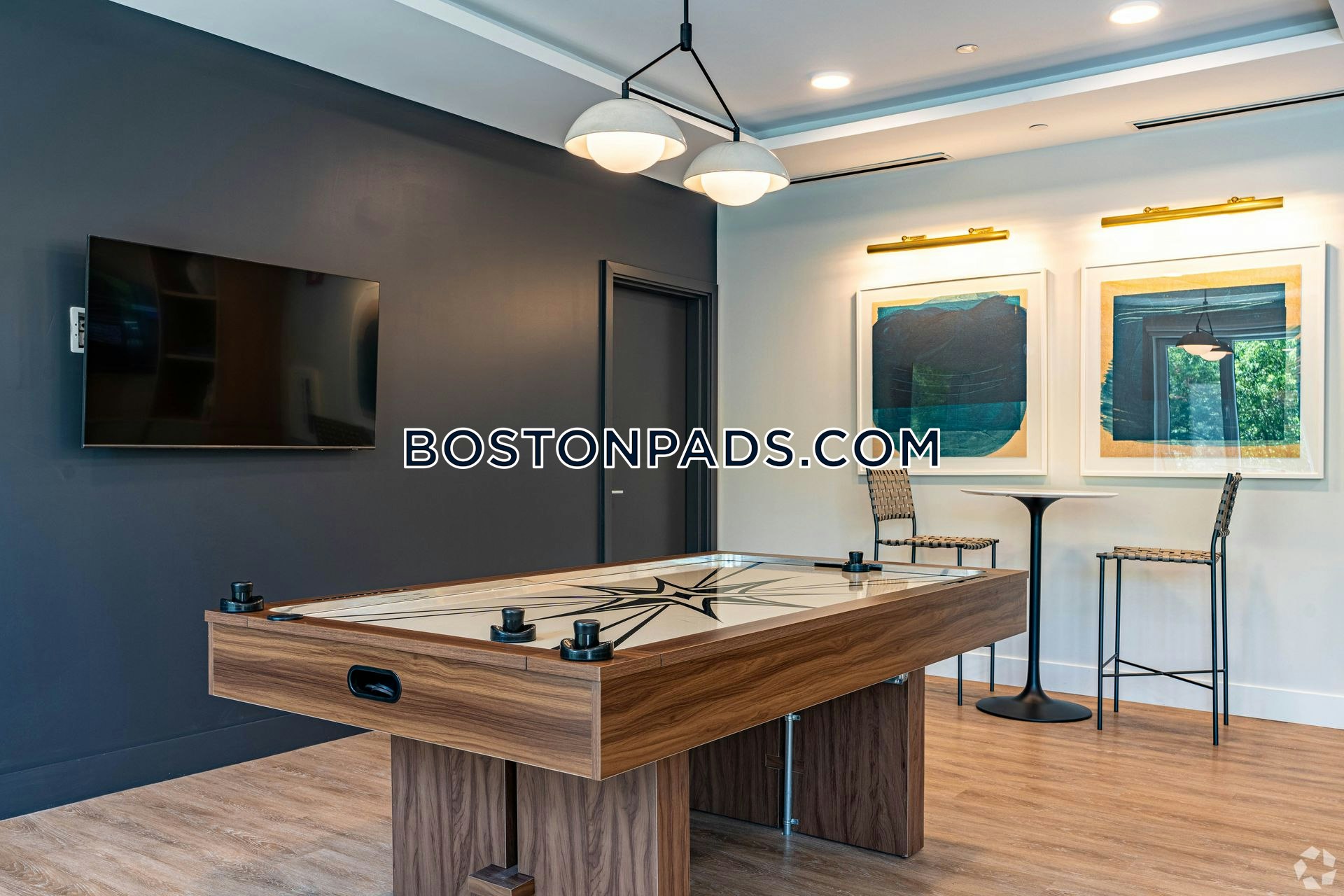Boston - $3,262