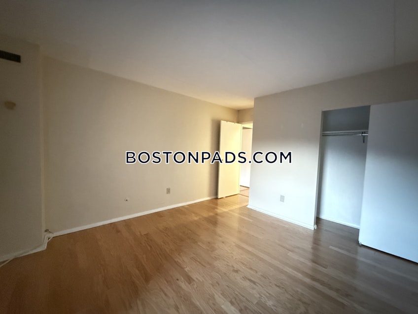 Boston - $3,000+ /month