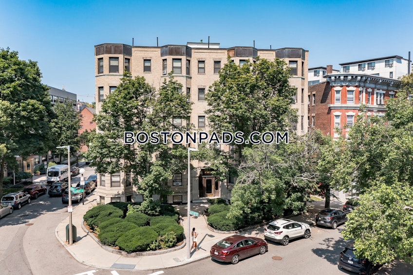 Boston - $3,900+ /month