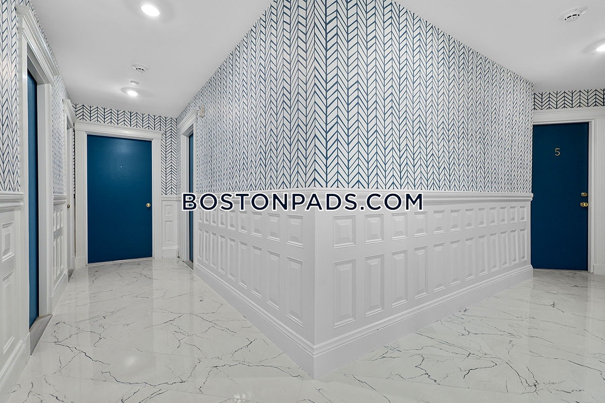 Waldorf Lofts - 1 Bed, 1 Bath - $2,400 - ID#8002784