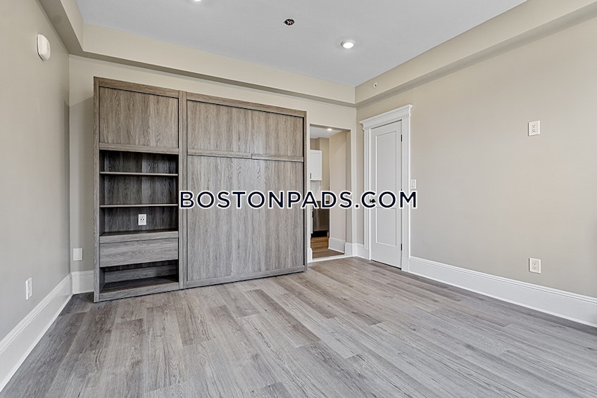 Boston - $3,900+ /month