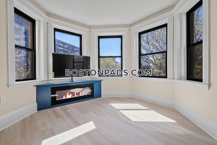 Boston - $3,900+ /month