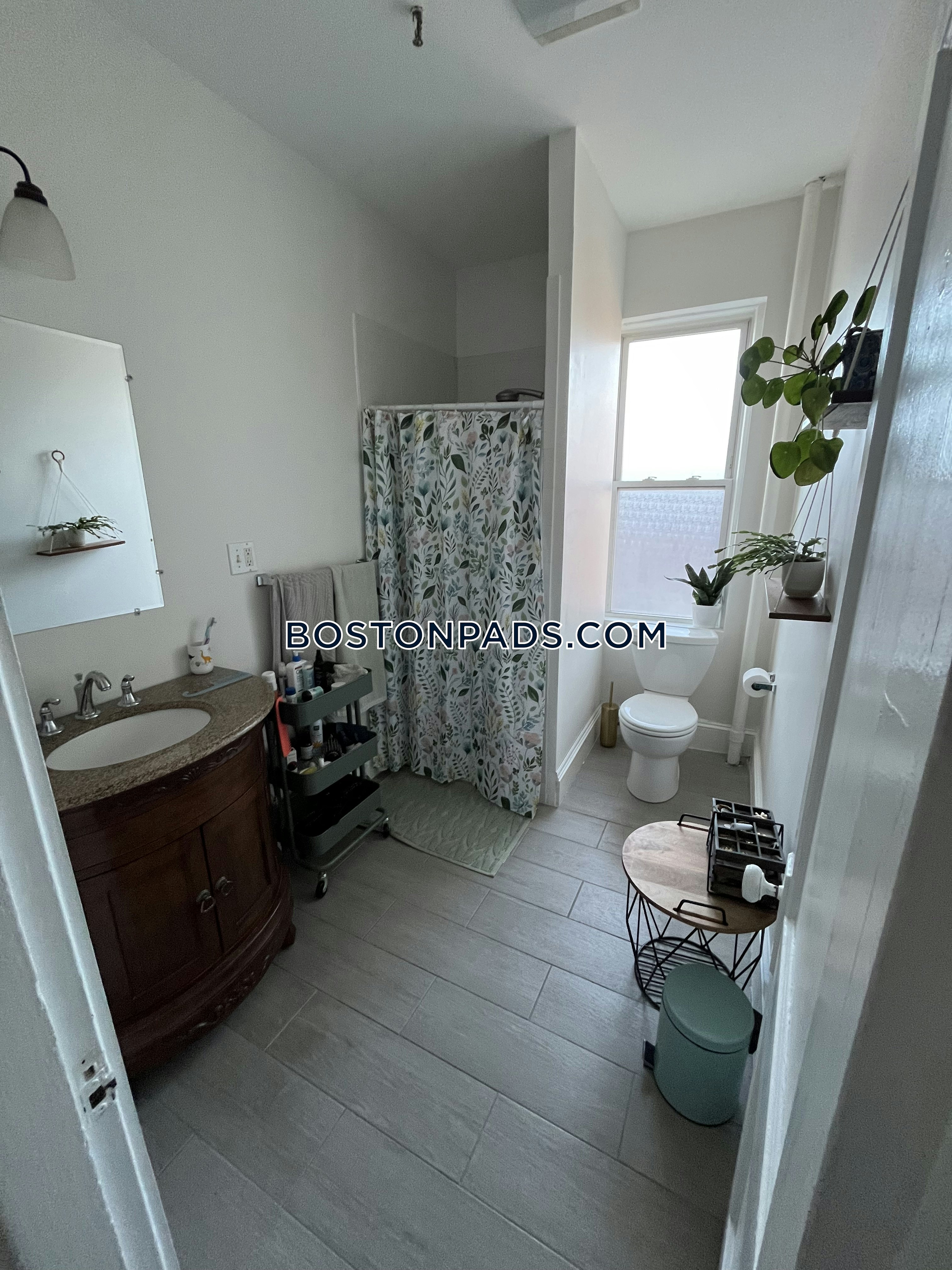 Boston - 0 Beds, 1 Baths