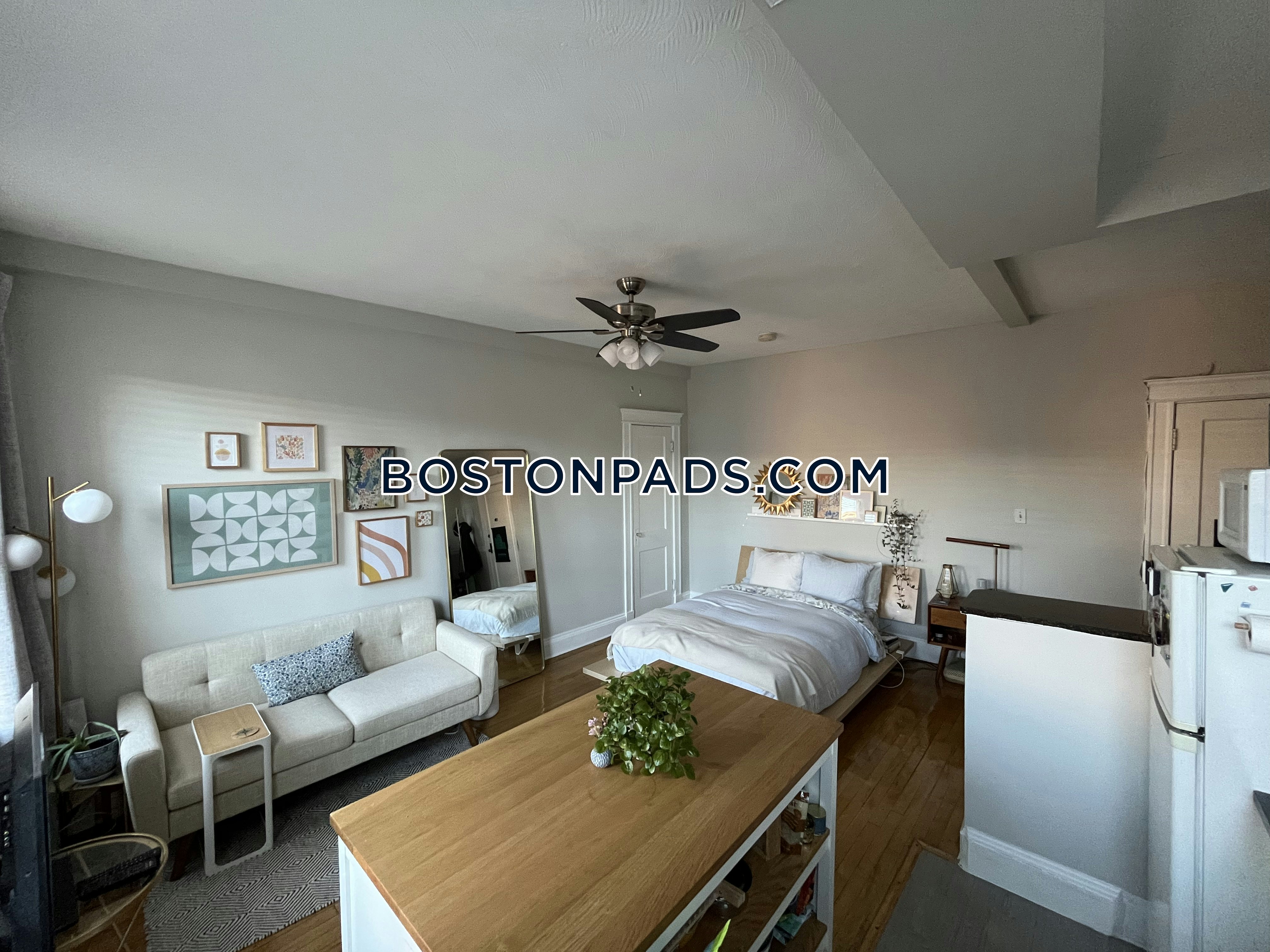 Boston - 0 Beds, 1 Baths