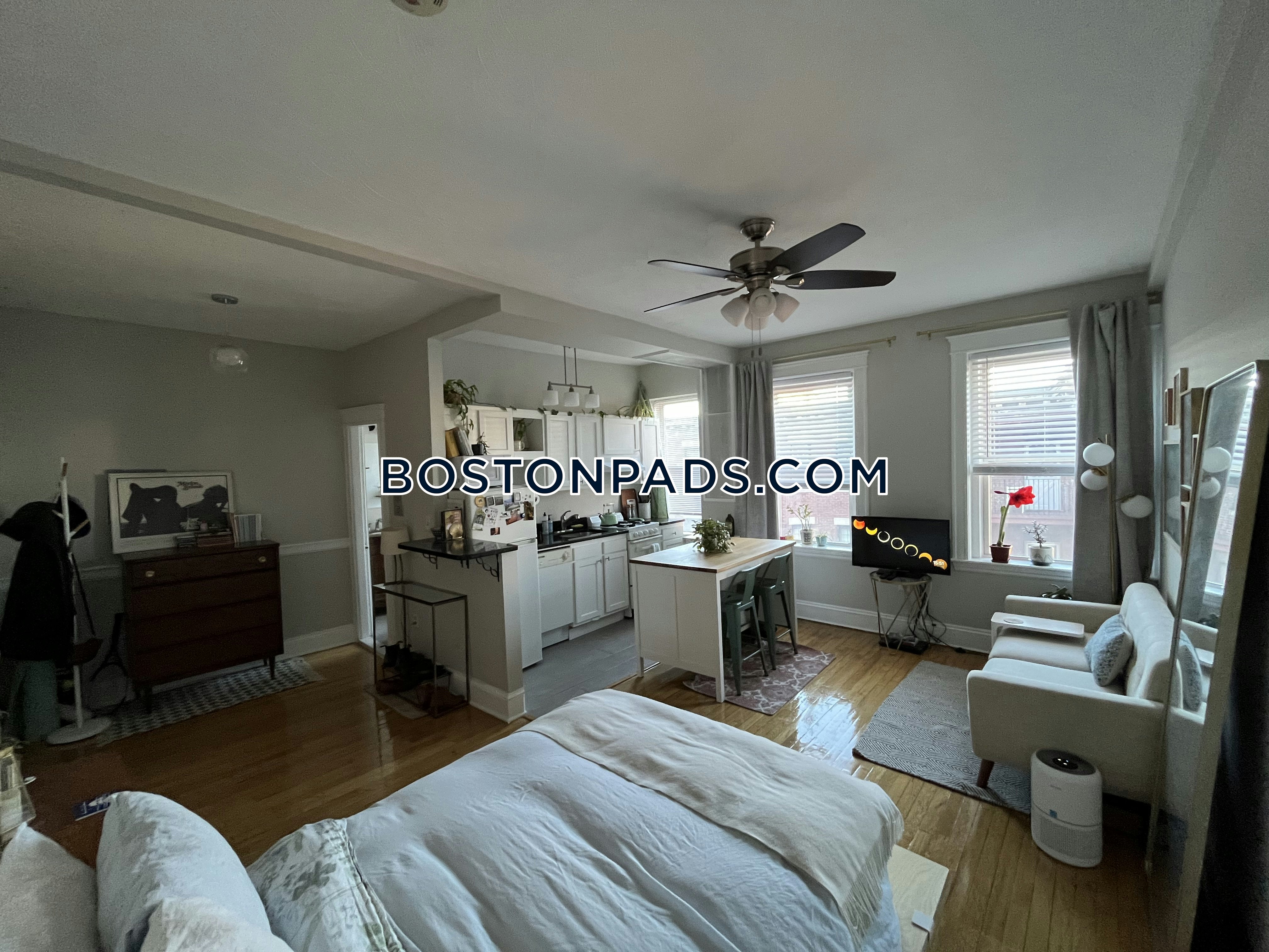 Boston - 0 Beds, 1 Baths