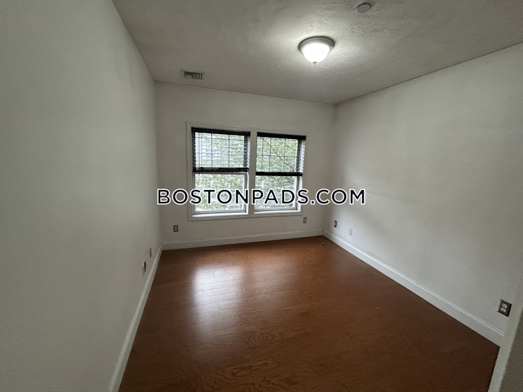 West 8th St., Boston