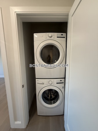 Liverpool St. Boston