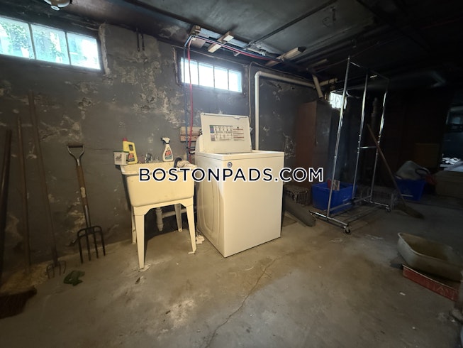 Somerville - $8,200+ /mo