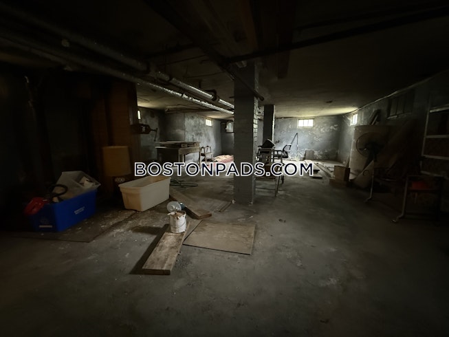 Somerville - $8,200+ /mo