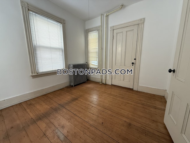 Somerville - $8,200+ /mo