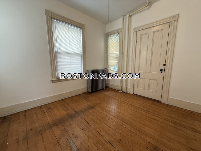Somerville - $8,200+ /mo
