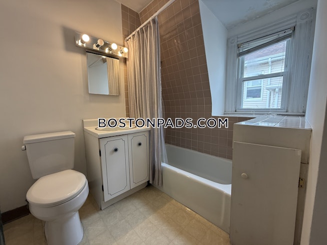 Somerville - $8,200+ /mo