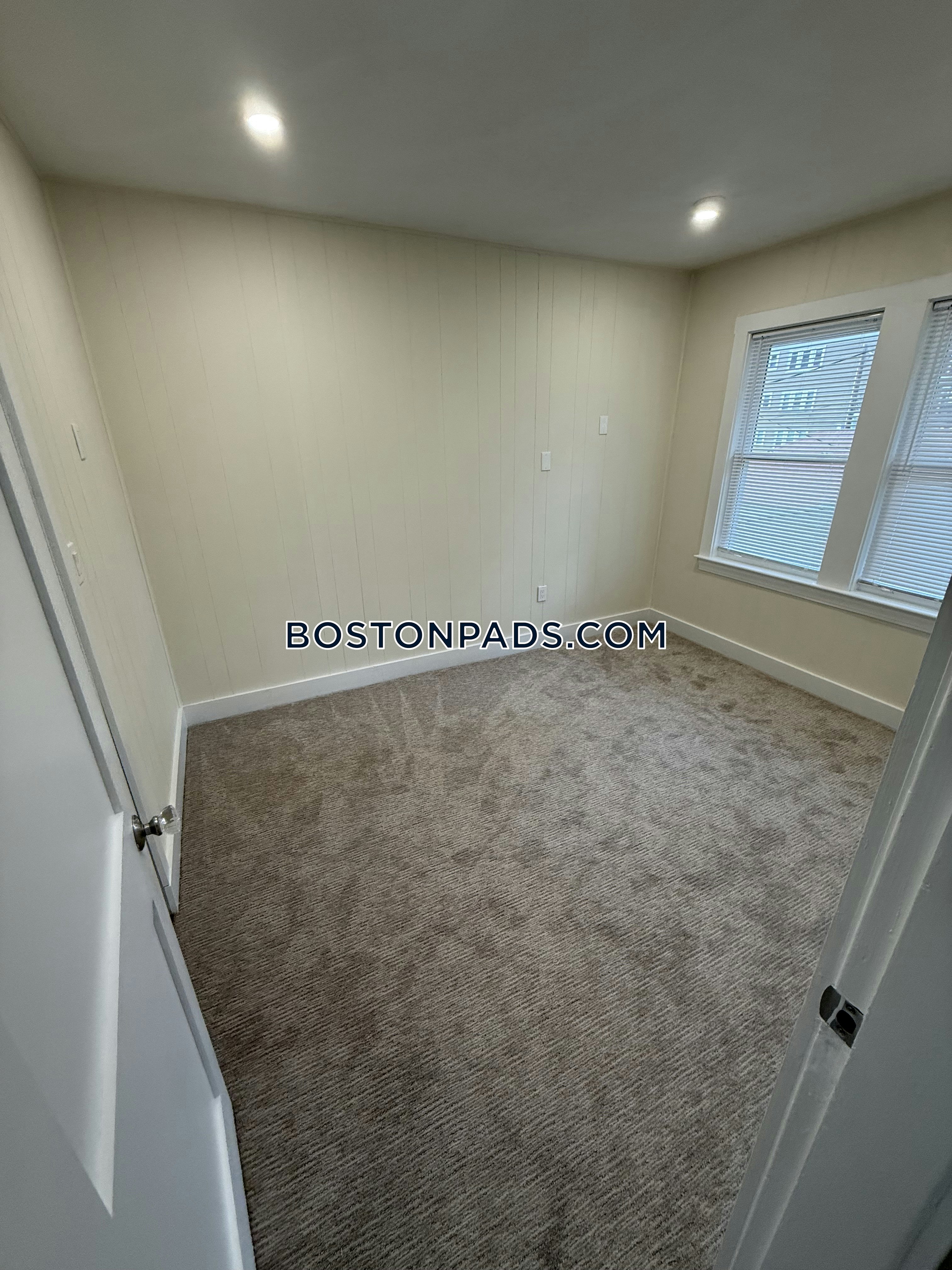 Boston - 2 Beds, 1 Baths