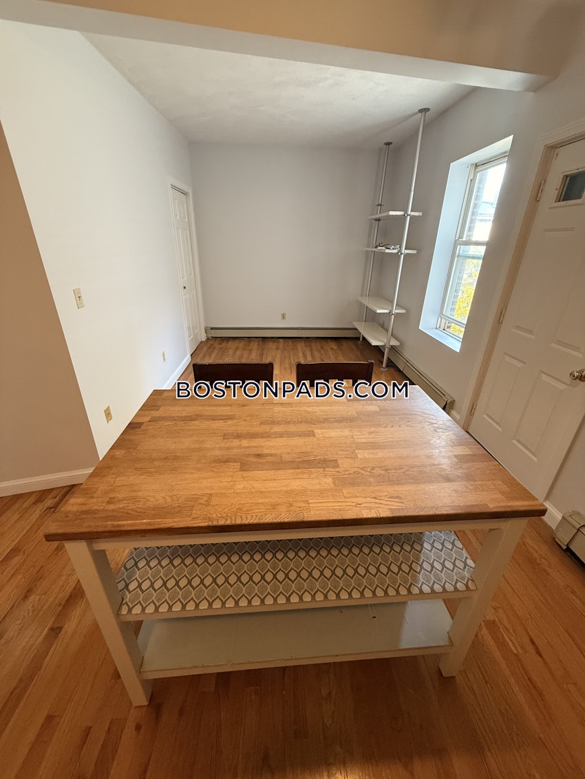 CAMBRIDGE - INMAN SQUARE - 1 Bed, 1 Bath - Image 1