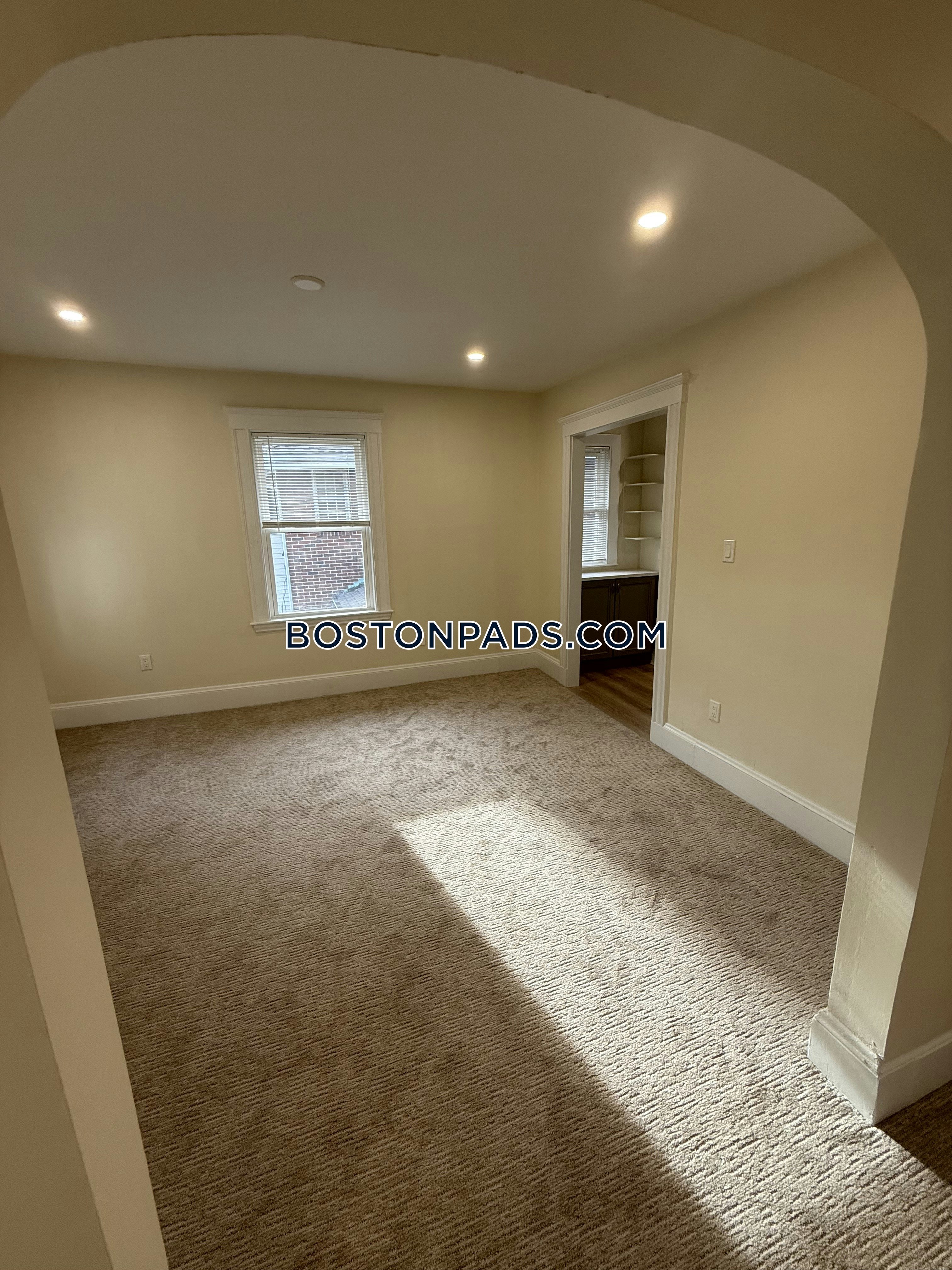 Boston - 2 Beds, 1 Baths