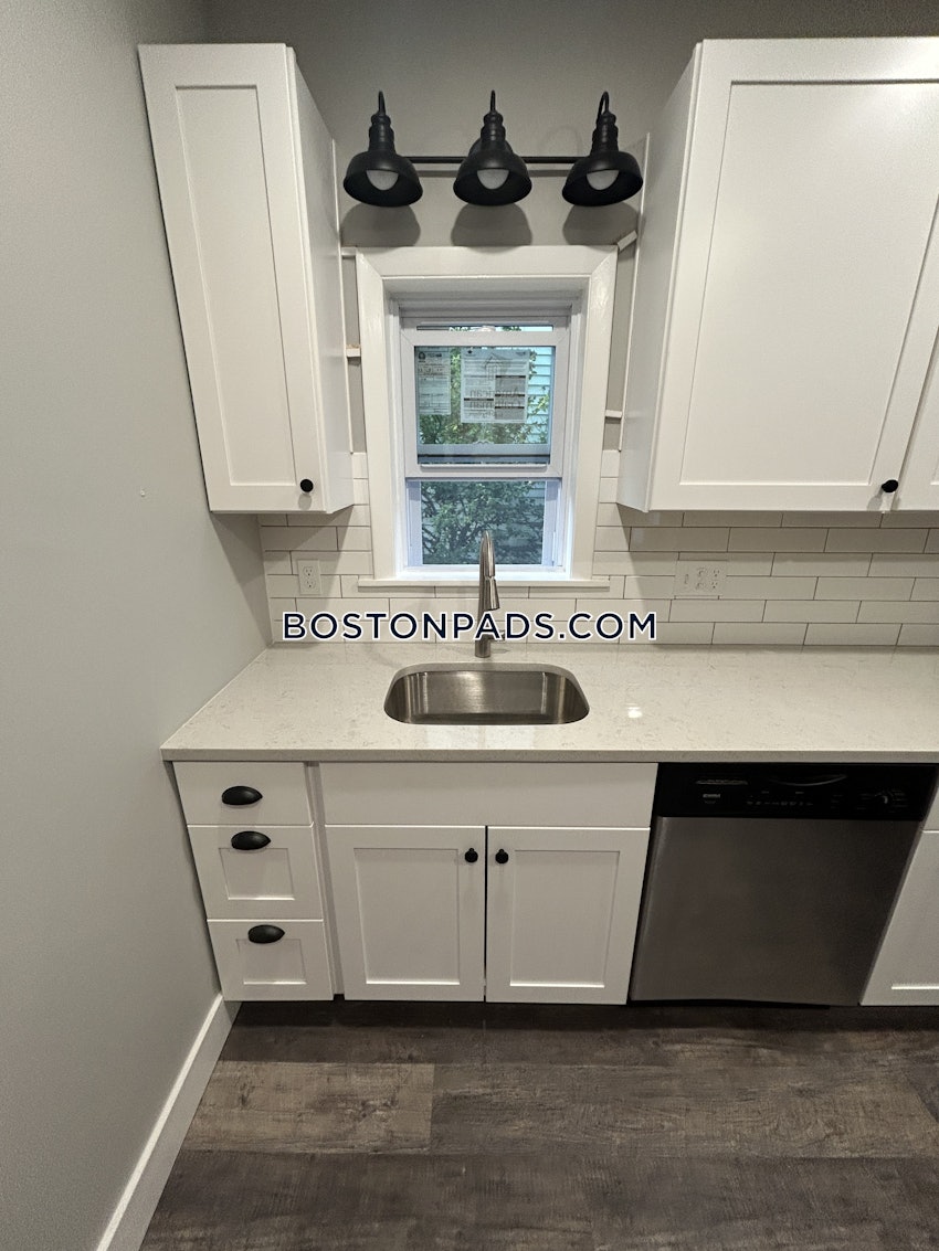 MEDFORD - TUFTS - 2 Beds, 1 Bath - Image 6