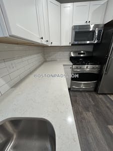 Medford 2.5 Beds 1 Bath  Tufts - $2,900 No Fee