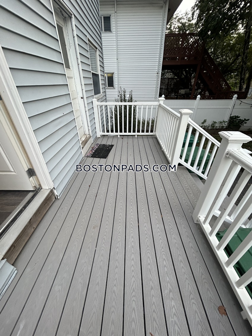 MEDFORD - TUFTS - 2 Beds, 1 Bath - Image 37