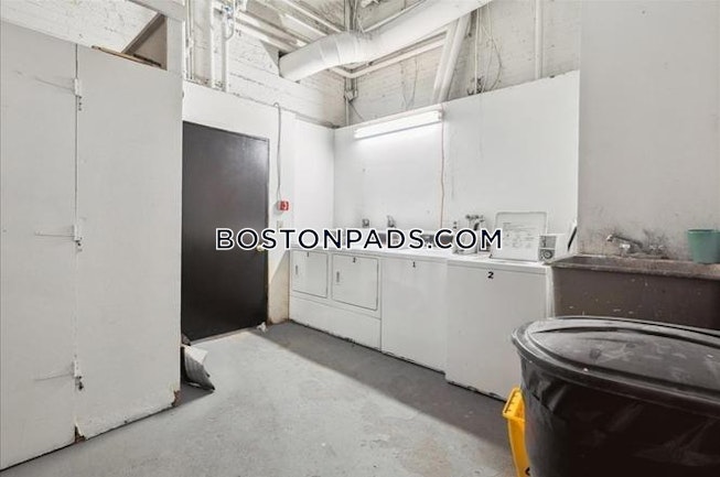 Everett - $2,600+ /mo