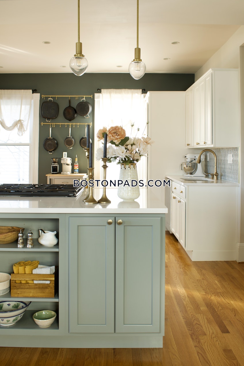 Boston - $2,650+ /month