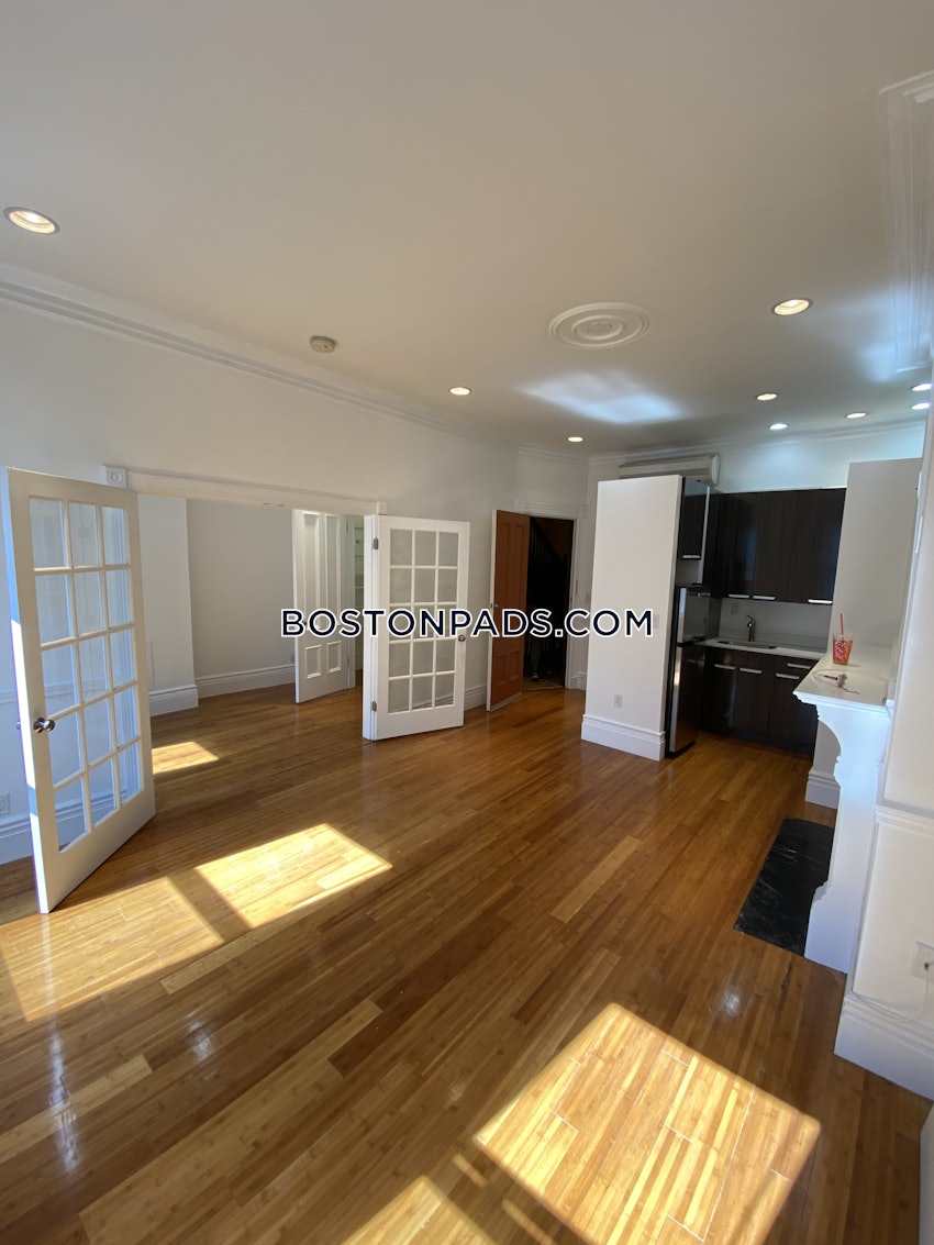 BOSTON - BACK BAY - 1 Bed, 1 Bath - Image 1