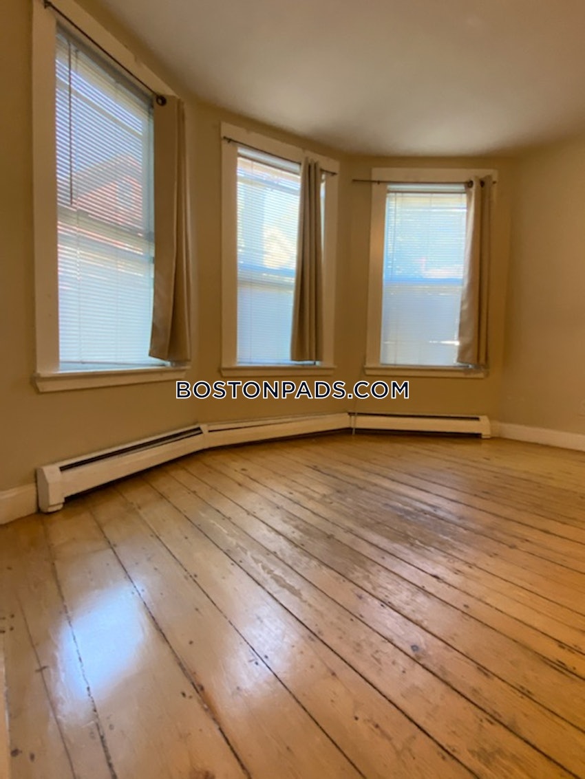 CAMBRIDGE - CENTRAL SQUARE/CAMBRIDGEPORT - 4 Beds, 2 Baths - Image 5