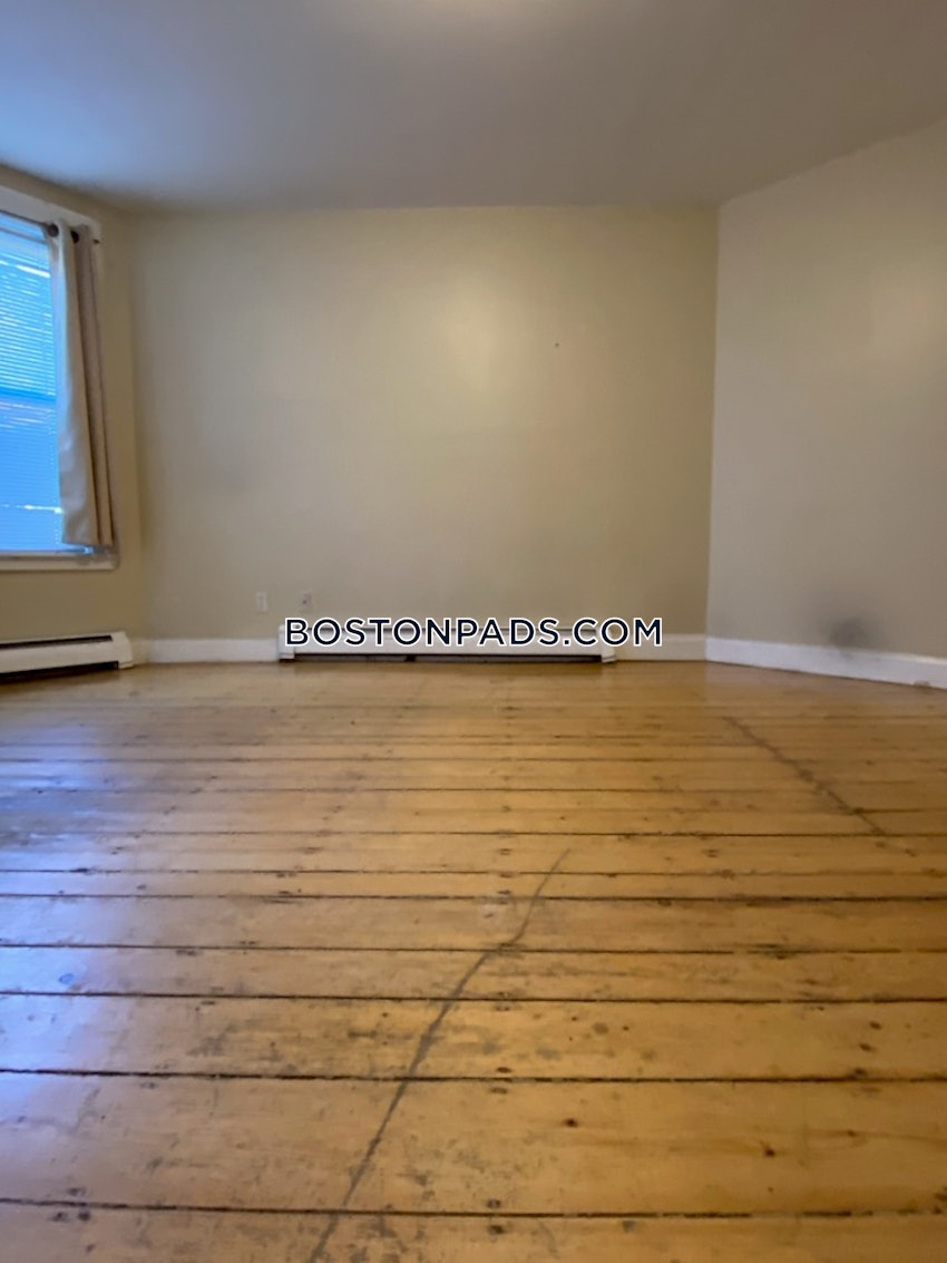 CAMBRIDGE - CENTRAL SQUARE/CAMBRIDGEPORT - 4 Beds, 2 Baths - Image 4