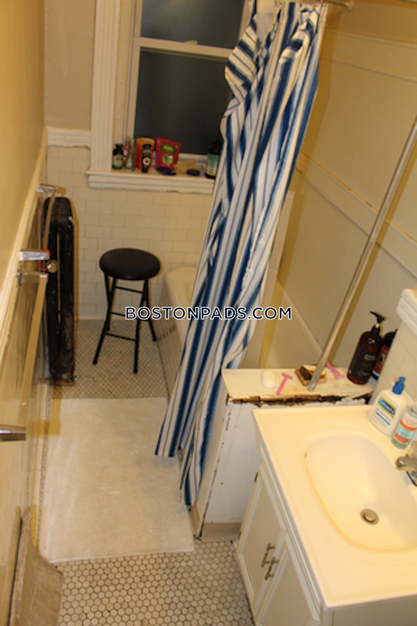 BOSTON - BACK BAY - 1 Bed, 1 Bath - Image 10