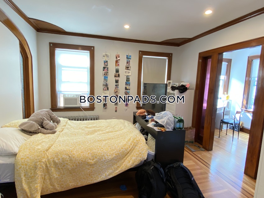 MEDFORD - TUFTS - 5 Beds, 2 Baths - Image 3