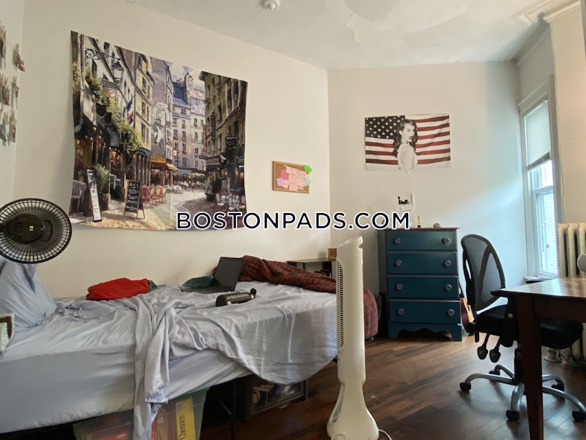 SOMERVILLE - TUFTS - 5 Beds, 1 Bath - Image 6