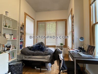 Somerville 5 Beds 1 Bath  Tufts - $5,900 No Fee