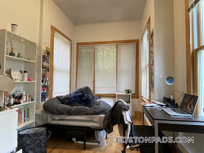 Somerville 5 Beds 1 Bath  Tufts - $6,375