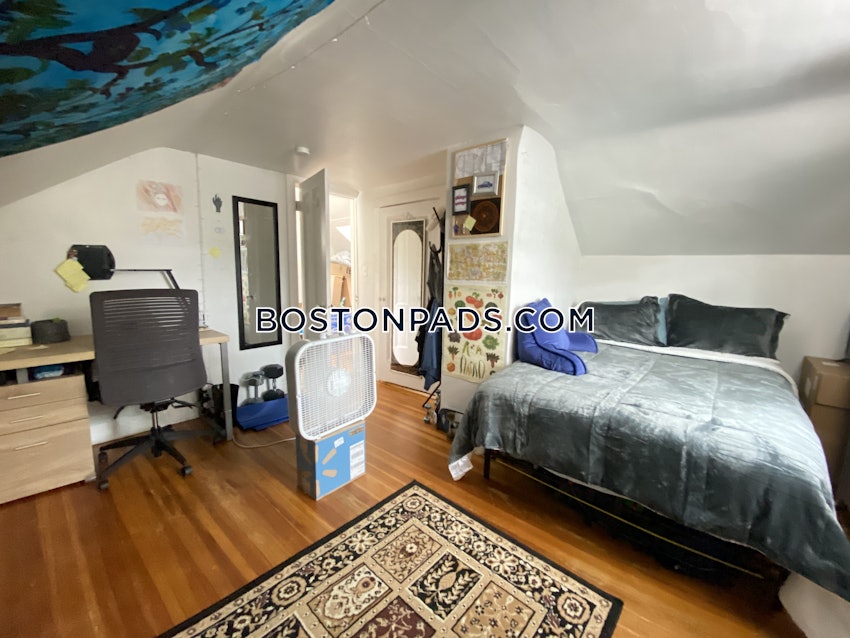 SOMERVILLE - TUFTS - 5 Beds, 1 Bath - Image 10