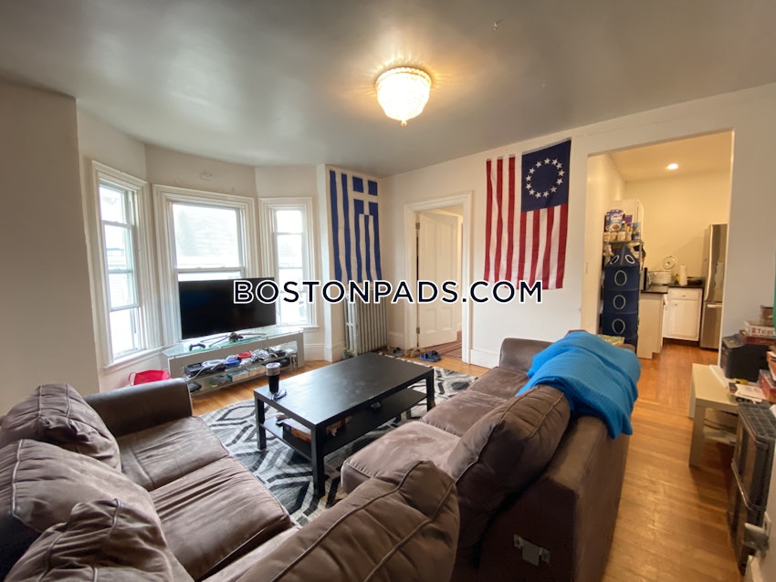 SOMERVILLE - TUFTS - 5 Beds, 1 Bath - Image 2