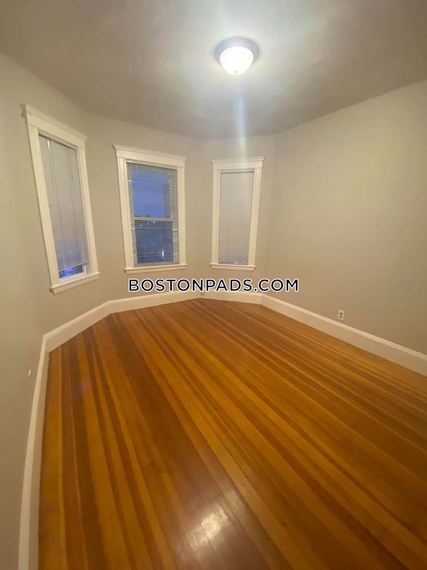 BOSTON - ALLSTON/BRIGHTON BORDER - 4 Beds, 2 Baths - Image 9