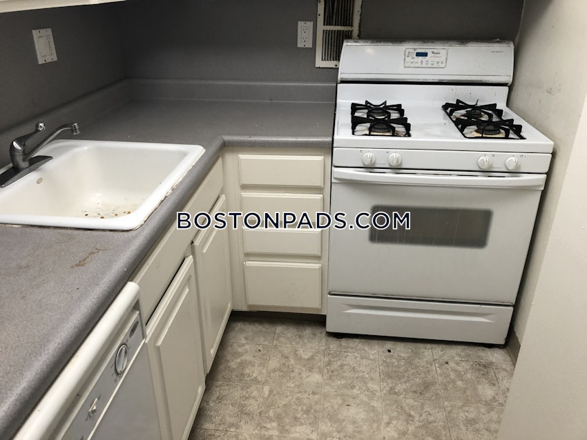 BROOKLINE- BOSTON UNIVERSITY - 2 Beds, 1.5 Baths - Image 2