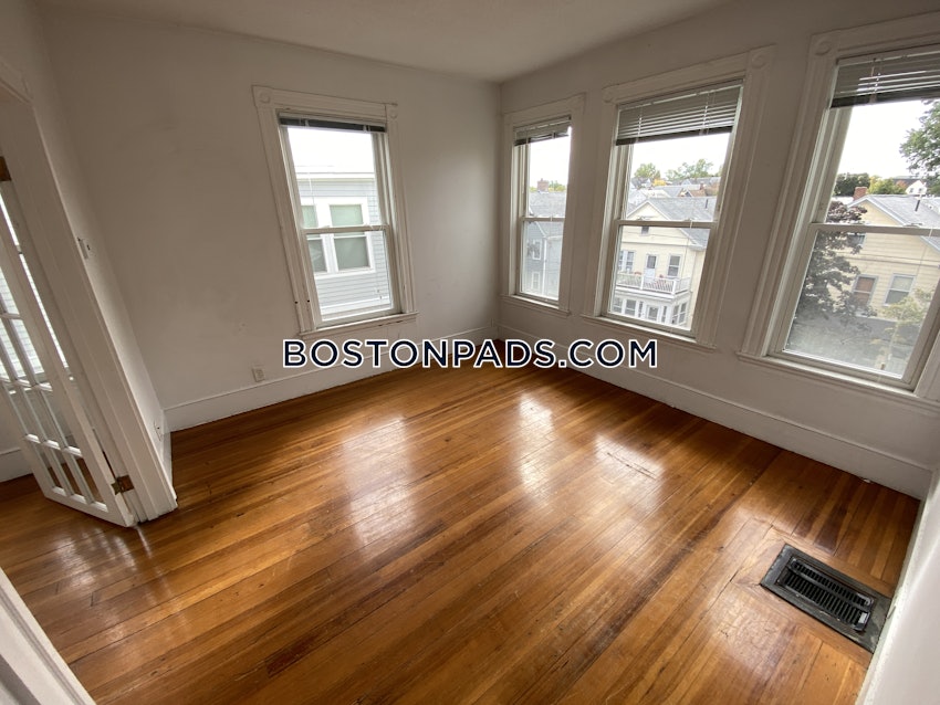 SOMERVILLE - TUFTS - 4 Beds, 1 Bath - Image 13