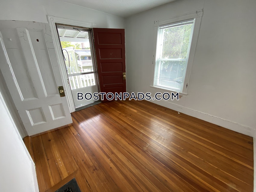 SOMERVILLE - TUFTS - 4 Beds, 1 Bath - Image 8