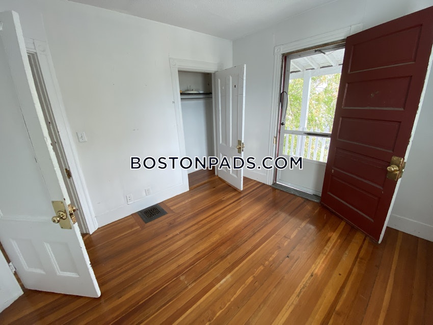 SOMERVILLE - TUFTS - 4 Beds, 1 Bath - Image 7