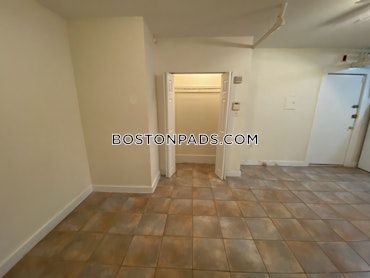 Boston - 0 Beds, 1 Baths