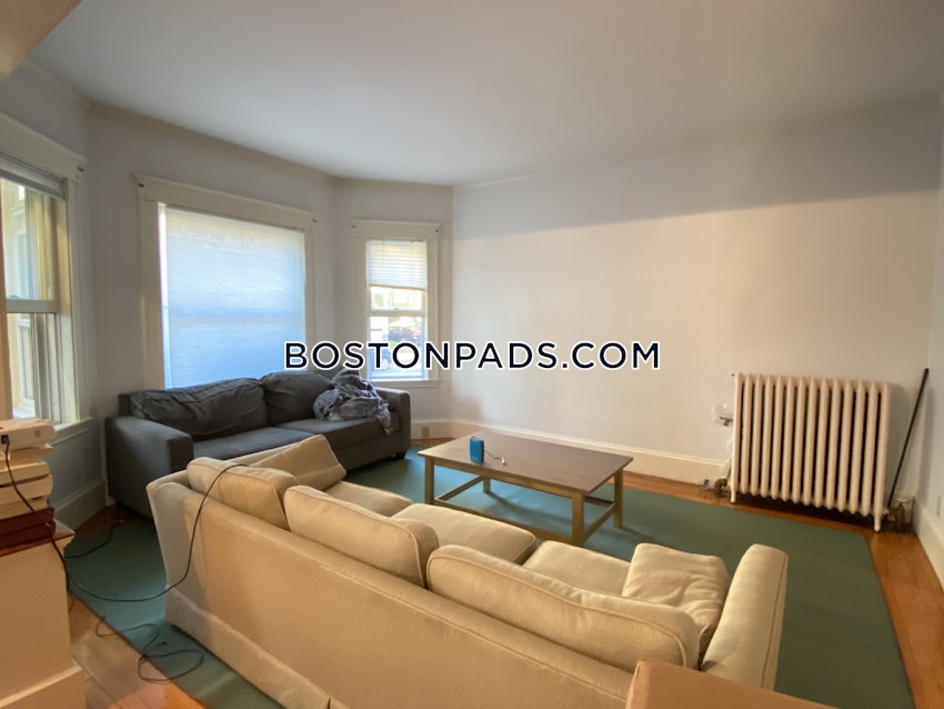 SOMERVILLE - TUFTS - 5 Beds, 2.5 Baths - Image 2