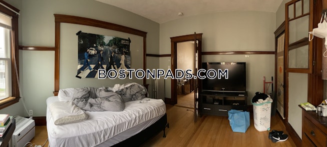 Medford - $4,400+ /mo