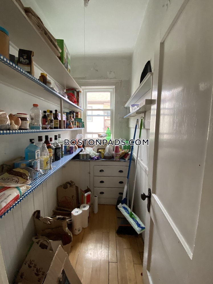 Frederick Ave., Medford